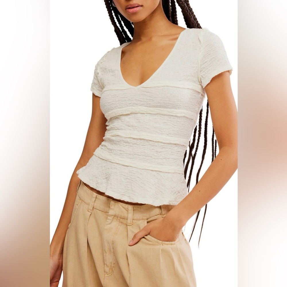 Free people Krystal‎ Textured V-Neck T-Shirt (Mauve) brown size Medium Nwt